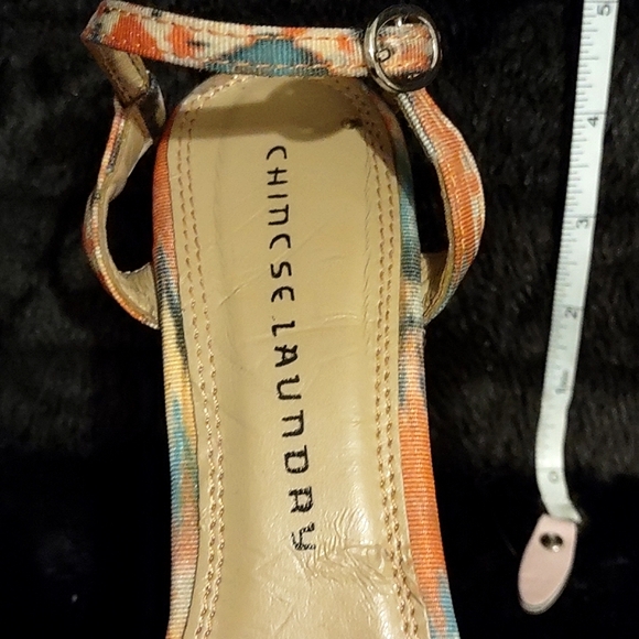 Women's Platform wedge Sandals by Chinese Laundry, Size 6. - Picture 7 of 9